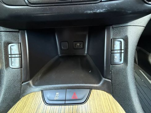 Used 2017 GMC Acadia Denali w/ Technology Package AWD/4WD image 28