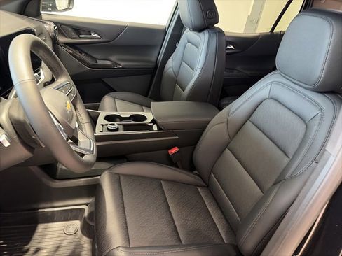 New 2026 Chevrolet Equinox LT w/ Convenience Package II image 10