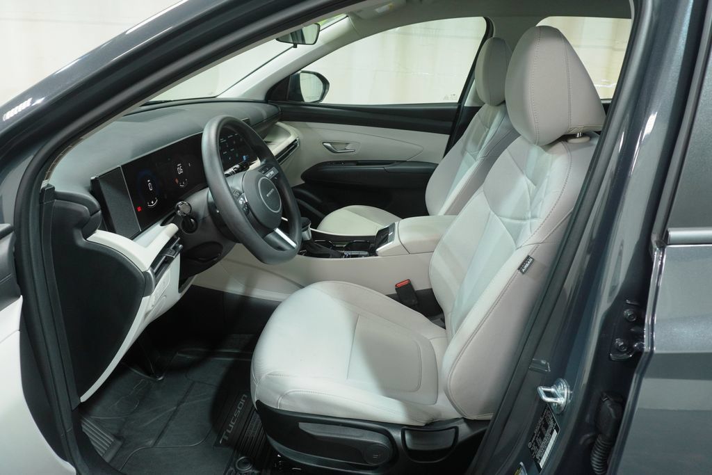 Certified 2026 Hyundai Tucson SE AWD/4WD image 11