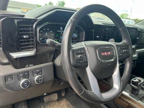 Used 2022 GMC Sierra 1500 Elevation w/ Preferred Package AWD/4WD image 14