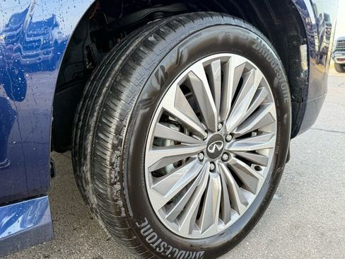Used 2025 INFINITI QX80 Sensory image 32