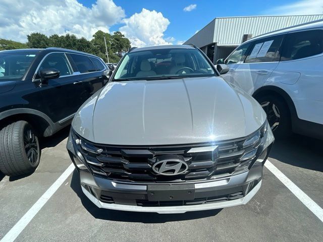 Used 2025 Hyundai Tucson SEL FWD image 2