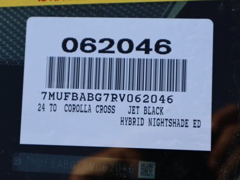 Used 2024 Toyota Corolla Cross AWD Hybrid w/ Convenience Package image 6