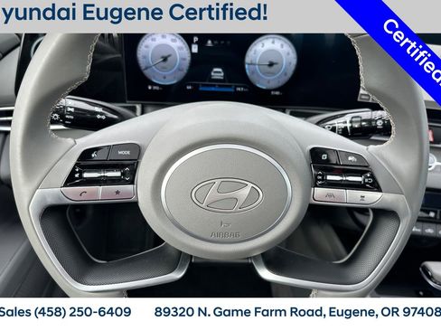 Used 2025 Hyundai Elantra SEL image 29