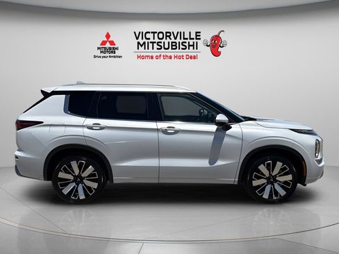 New 2026 Mitsubishi Outlander SEL FWD image 10