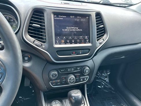Used 2022 Jeep Cherokee Trailhawk w/ Sun, Sound & Nav Group AWD/4WD image 31