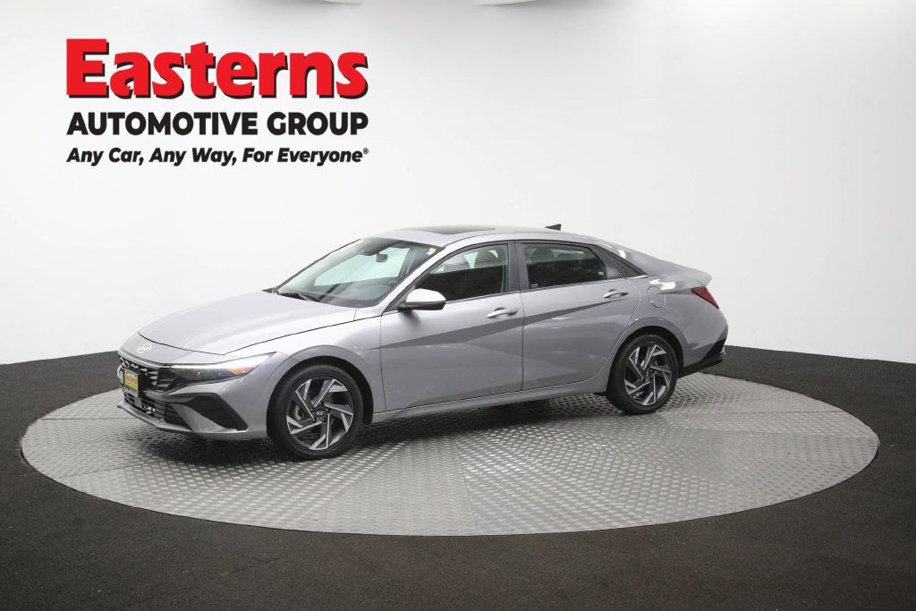 Used 2025 Hyundai Elantra SEL FWD image 62