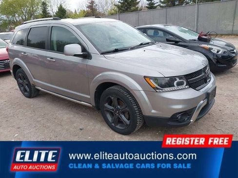 Used 2020 Dodge Journey Crossroad FWD image 2