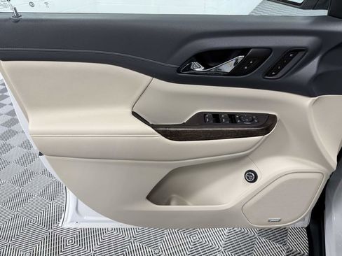 Used 2020 GMC Acadia Denali image 10