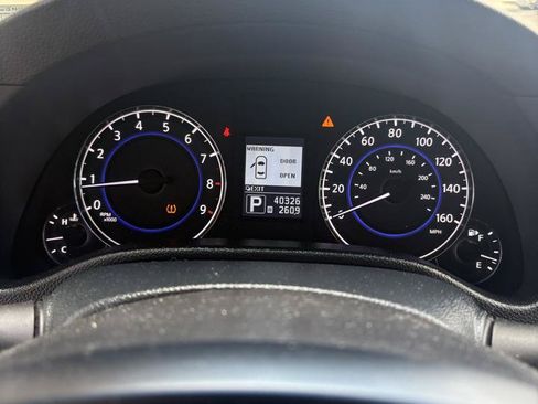 Used 2010 INFINITI G37 Convertible w/ Premium Pkg RWD image 9
