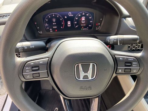 Certified 2023 Honda Accord EX image 12