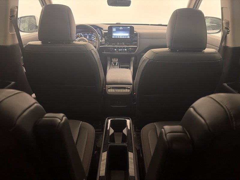 Used 2025 Nissan Pathfinder SL w/ SL Premium Package AWD/4WD image 15