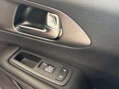 New 2027 Chrysler Pacifica Select AWD/4WD image 25