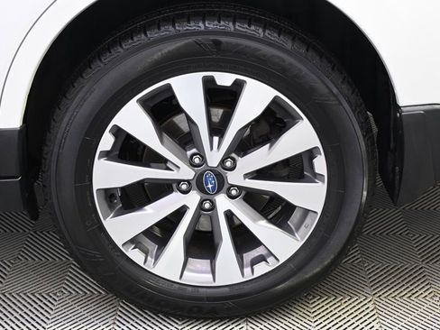 Used 2019 Subaru Outback 2.5i Touring image 19