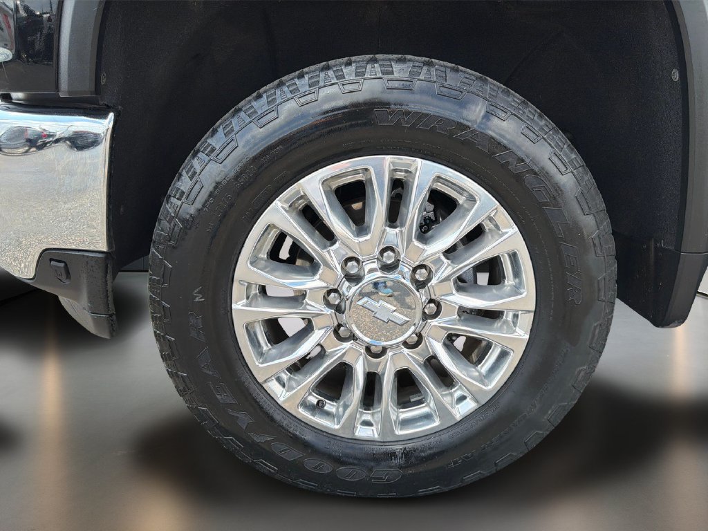 Used 2022 Chevrolet Silverado 2500 LT AWD/4WD image 10