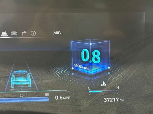 Used 2024 Hyundai Elantra SEL FWD image 14