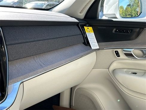 New 2026 Volvo XC90 B6 Ultra w/ Protection Package image 17