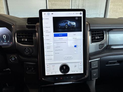 Used 2022 Ford F150 Lightning Lariat w/ Tow Technology Package image 19