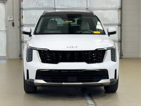 Used 2025 Kia Sorento S w/ Panoramic Sunroof Package FWD image 2