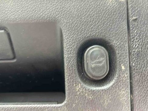 Used 2019 Chevrolet Suburban Premier image 10