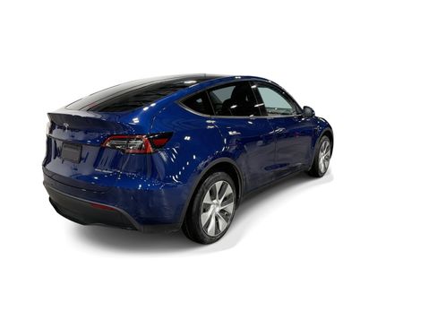 Certified 2022 Tesla Model Y Long Range AWD/4WD image 6