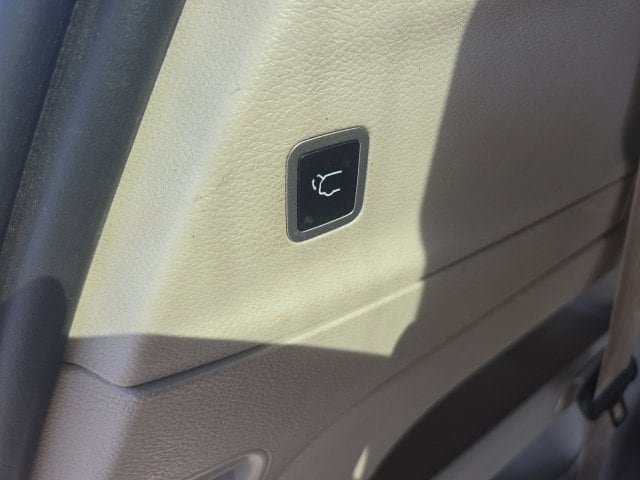Used 2022 Chrysler Pacifica Touring-L FWD image 6