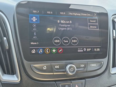 Used 2024 Chevrolet Malibu LT FWD image 16
