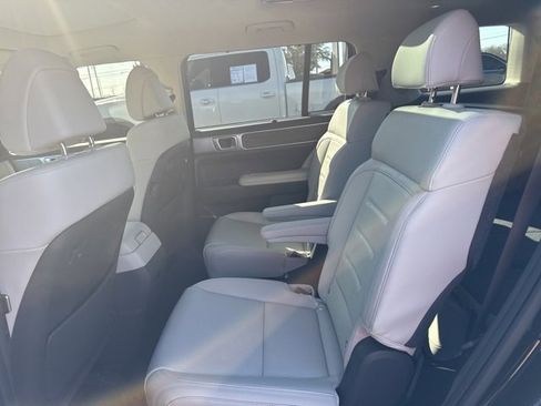 Used 2024 Hyundai Santa Fe Calligraphy image 11
