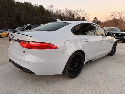 Used 2016 Jaguar XF S image 16