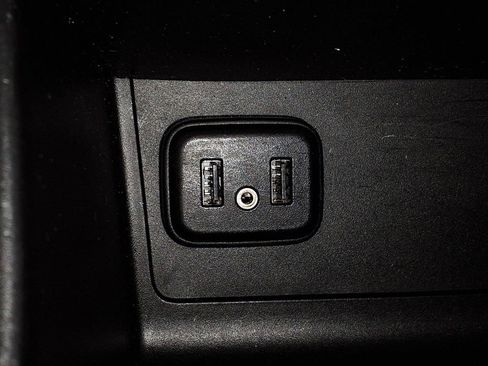 Used 2022 Chevrolet Colorado Z71 w/ Trail Boss Package image 24