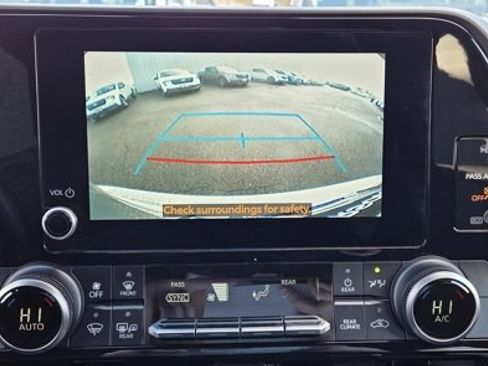 Used 2024 Toyota Highlander LE image 20