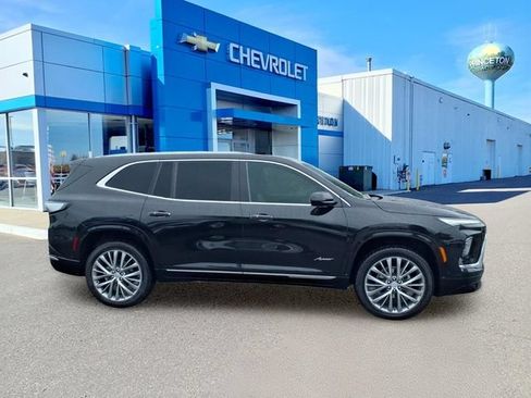 Used 2026 Buick Enclave Avenir w/ Super Cruise Package AWD/4WD image 2