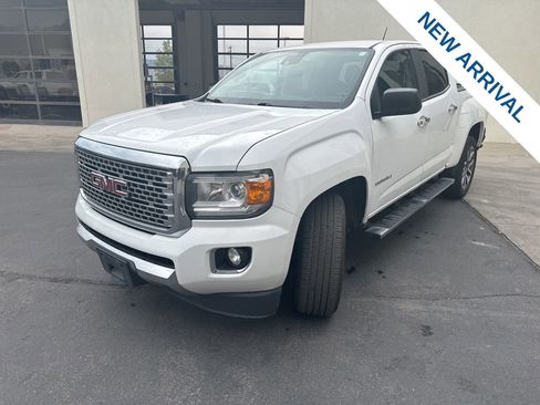 Used 2020 GMC Canyon Denali image 3
