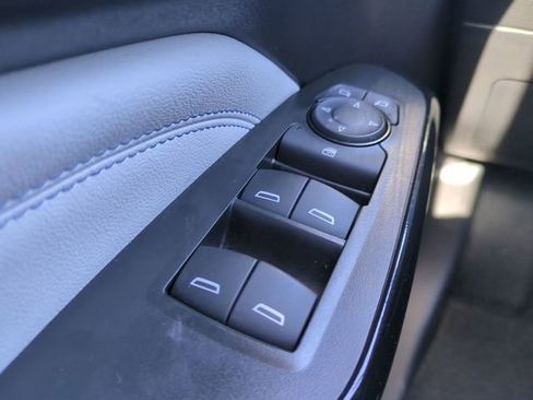 Certified 2025 Chevrolet Trax LT FWD image 25