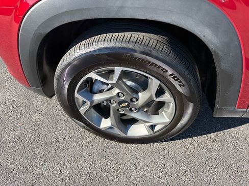 Used 2025 Chevrolet Trax LT image 5