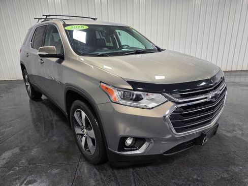 Used 2018 Chevrolet Traverse LT AWD/4WD image 2