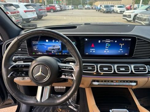 Used 2024 Mercedes-Benz GLS 580 4MATIC image 13