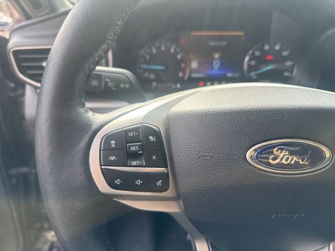 Used 2022 Ford Explorer XLT w/ Equipment Group 202A image 23