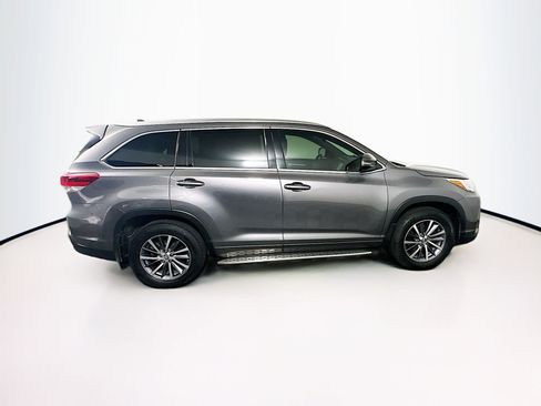 Used 2017 Toyota Highlander XLE image 10