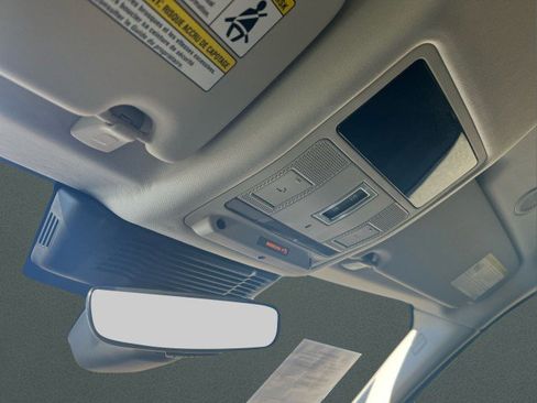 Used 2025 Land Rover Discovery Sport S image 30