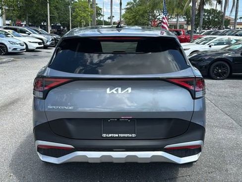 Used 2025 Kia Sportage EX image 6