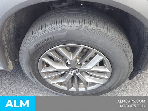 Used 2024 Nissan Rogue S FWD image 17