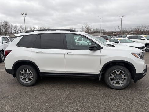Certified 2023 Honda Passport TrailSport image 4