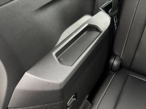 Used 2024 Volkswagen Tiguan SE R-Line image 34