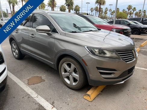 Used 2017 Lincoln MKC Premiere FWD image 2