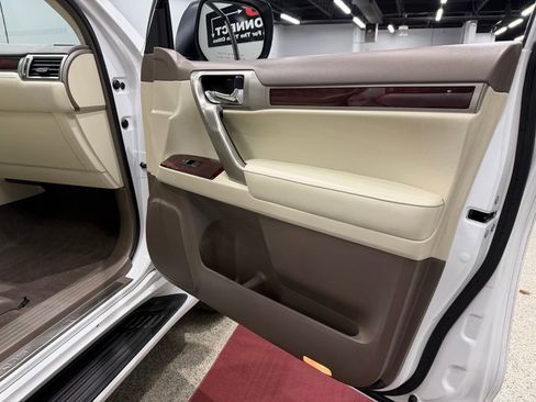 Used 2012 Lexus GX 460 w/ Comfort Plus Pkg image 42