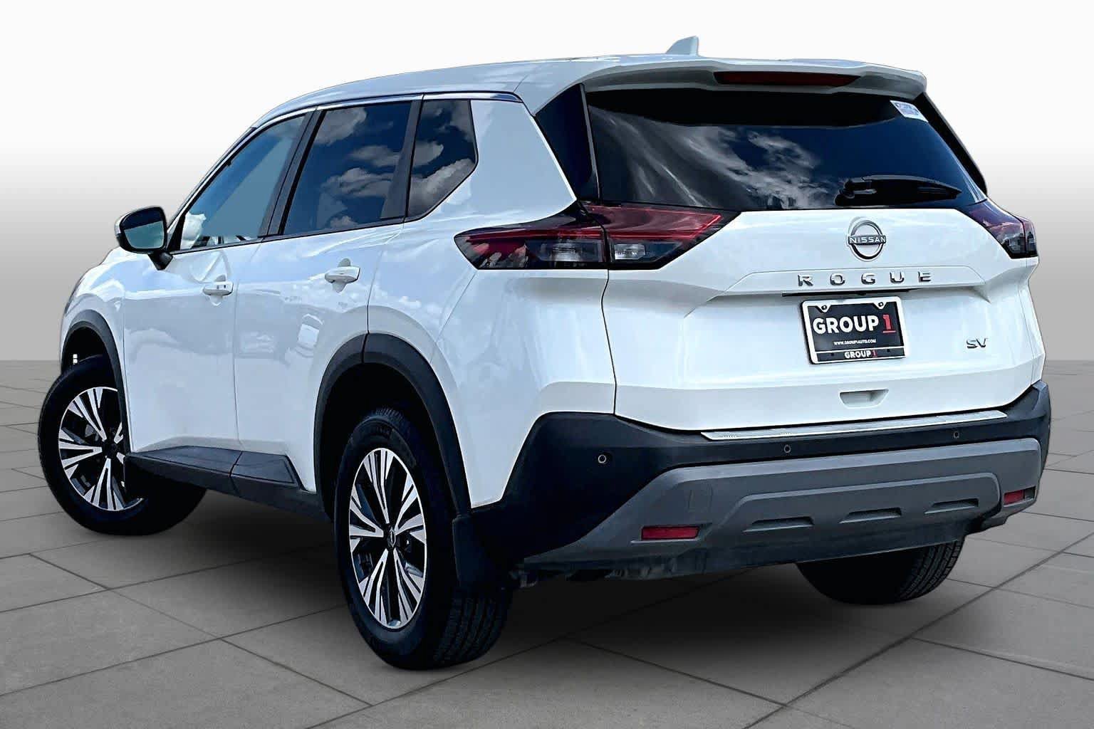 Used 2022 Nissan Rogue SV FWD image 12