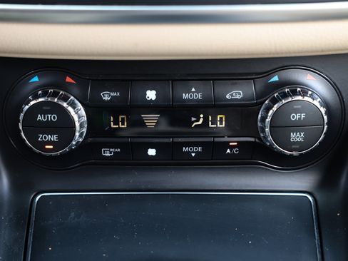 Used 2019 Mercedes-Benz CLA 250 image 35