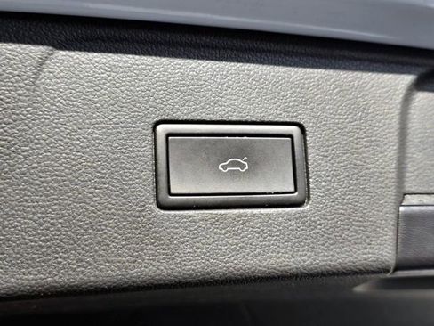 Used 2024 Volkswagen Atlas SE AWD/4WD image 34