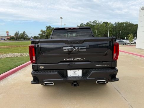 Used 2022 GMC Sierra 1500 Denali Ultimate AWD/4WD image 5